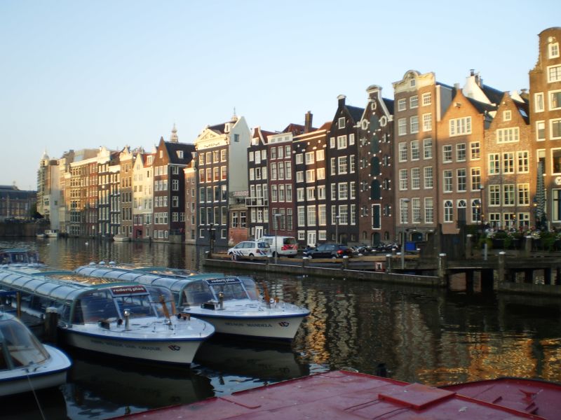 Amsterdam, sieć kanałów jest naprawdę urokliwa
